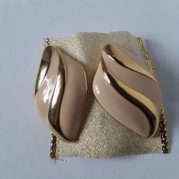 Vintage Monet Gold Tone Cream Anamel Earrings - Picture 10 of 10